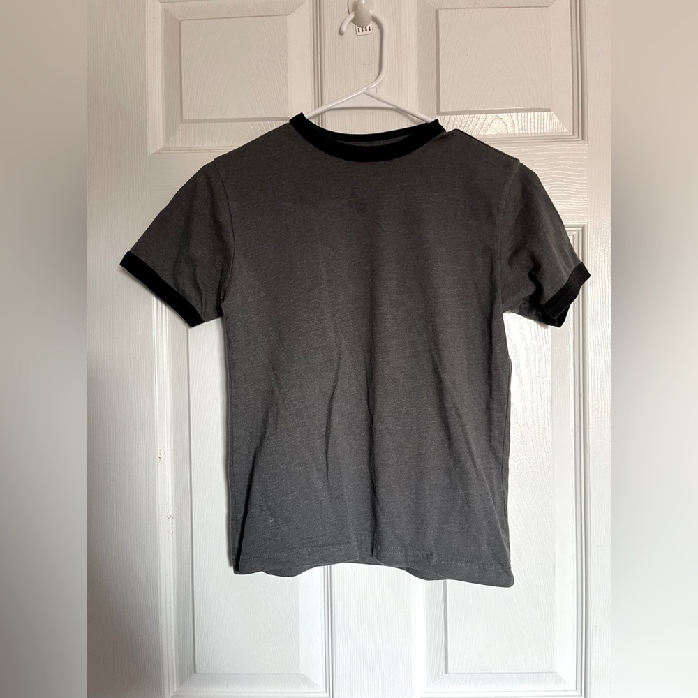 grey old navy shirt